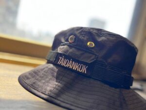 TÂIOÂNKOK 冒險圓帽仔